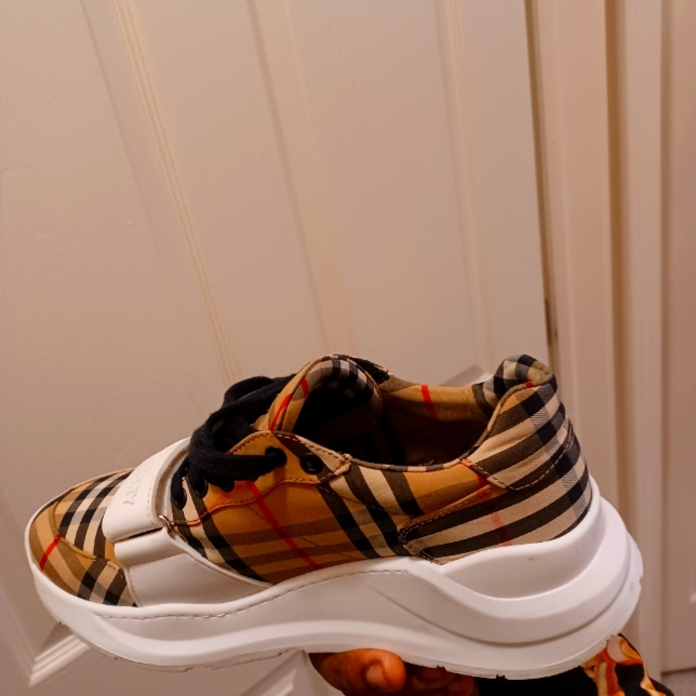 Burberry sneaker